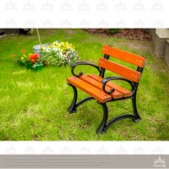 Scaun Gradina, Curte GENEVA 